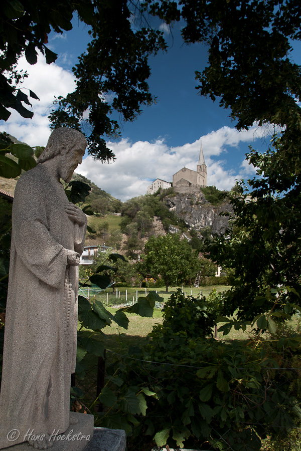 De bergkerk van Raron